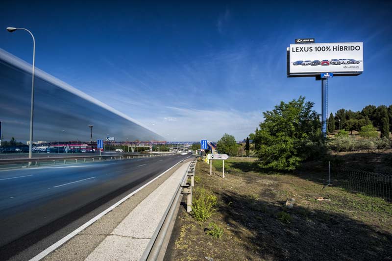 monoposte publicitario
